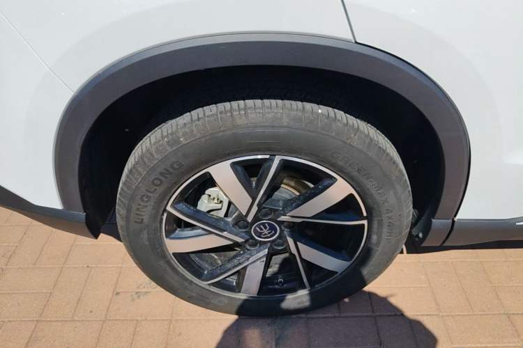 Used BYD Song Pro New Energy 2024 HONOR Edition DM-i 71KM Navigation Model Right Rear Wheel Hub