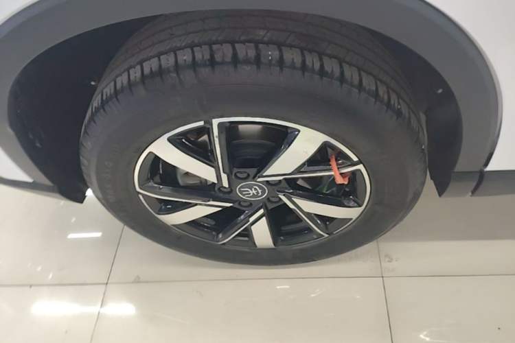 Used BYD Song Pro New Energy 2024 HONOR Edition DM-i 71KM Navigation Model Right Rear Wheel Hub