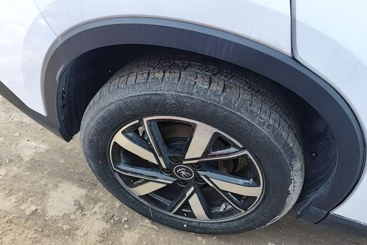Used BYD Song Pro New Energy 2024 HONOR Edition DM-i 110KM Beyond Model Right Rear Wheel Hub