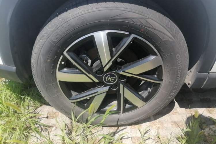 Used BYD Song Pro New Energy 2024 HONOR Edition DM-i 71KM Navigation Model Right Rear Wheel Hub