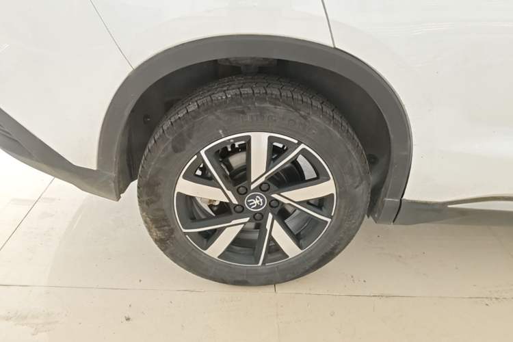 Used BYD Song Pro New Energy 2024 HONOR Edition DM-i 71KM Leading Model Right Rear Wheel Hub