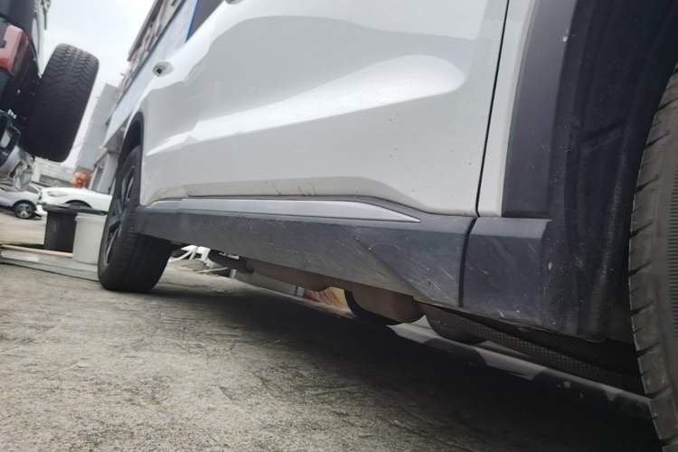 Used BYD Song Pro New Energy 2024 HONOR Edition DM-i 71KM Navigation Model Right Side Sill