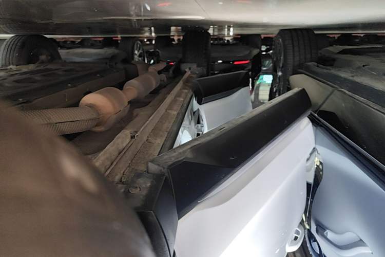 Used BYD Song Pro New Energy 2024 HONOR Edition DM-i 71KM Navigation Model Right Side Sill