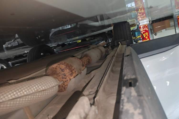 Used BYD Song Pro New Energy 2024 HONOR Edition DM-i 110KM Excellence Model Right Side Sill