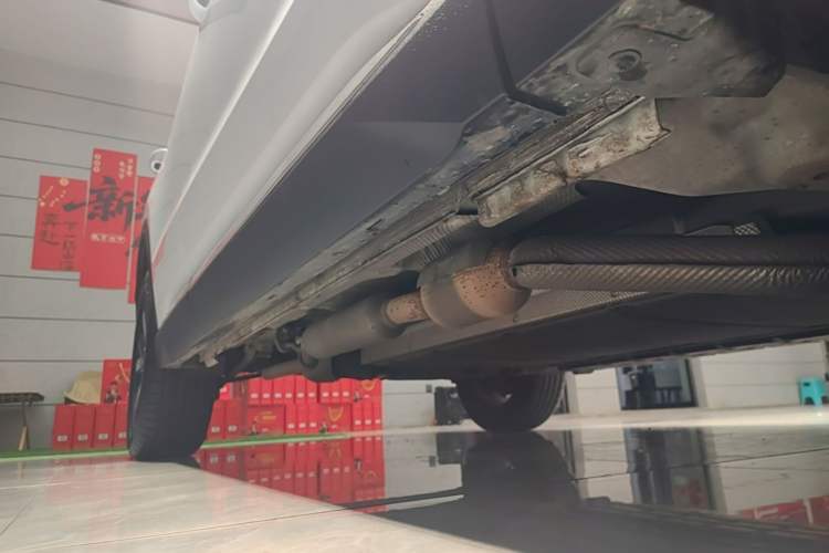 Used BYD Song Pro New Energy 2024 HONOR Edition DM-i 71KM Leading Model Right Side Sill
