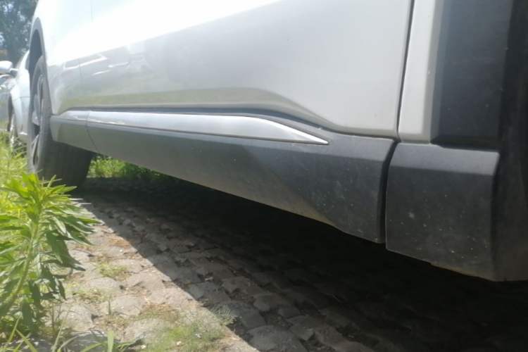 Used BYD Song Pro New Energy 2024 HONOR Edition DM-i 71KM Navigation Model Right Side Sill