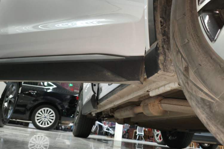 Used BYD Song Pro New Energy 2024 HONOR Edition DM-i 71KM Navigation Model Right Side Sill