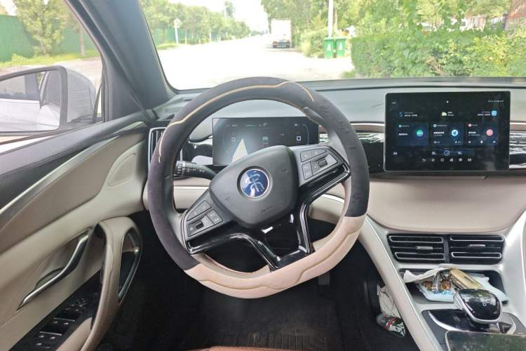 Used BYD Song Pro New Energy 2024 HONOR Edition DM-i 71KM Navigation Model Steering Wheel