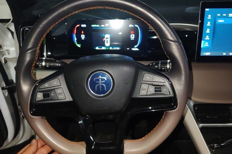 Used BYD Song Pro New Energy 2024 HONOR Edition DM-i 71KM Navigation Model Steering Wheel