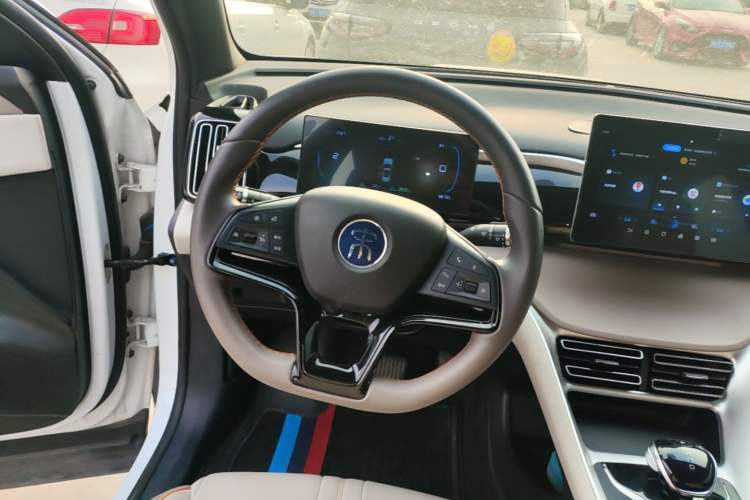 Used BYD Song Pro New Energy 2024 HONOR Edition DM-i 71KM Navigation Model Steering Wheel