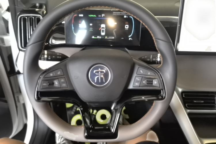 Used BYD Song Pro New Energy 2024 HONOR Edition DM-i 71KM Beyond Model Steering Wheel