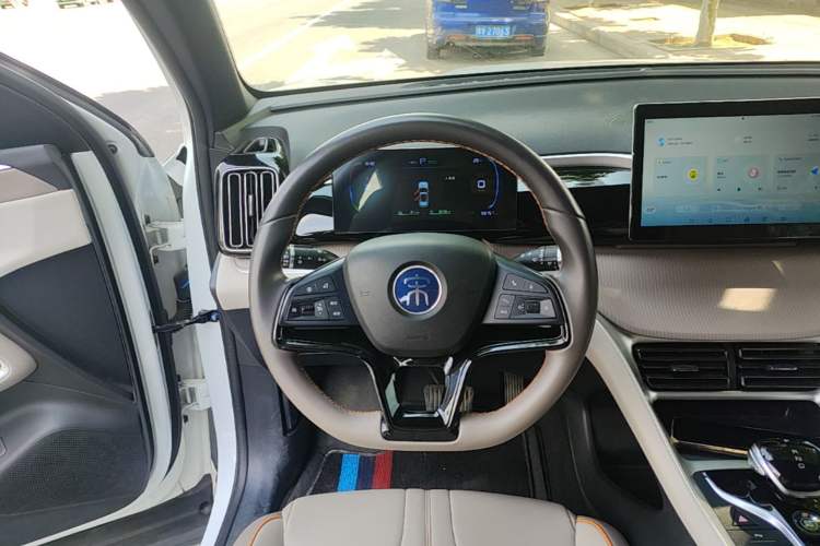 Used BYD Song Pro New Energy 2024 HONOR Edition DM-i 71KM Navigation Model Steering Wheel