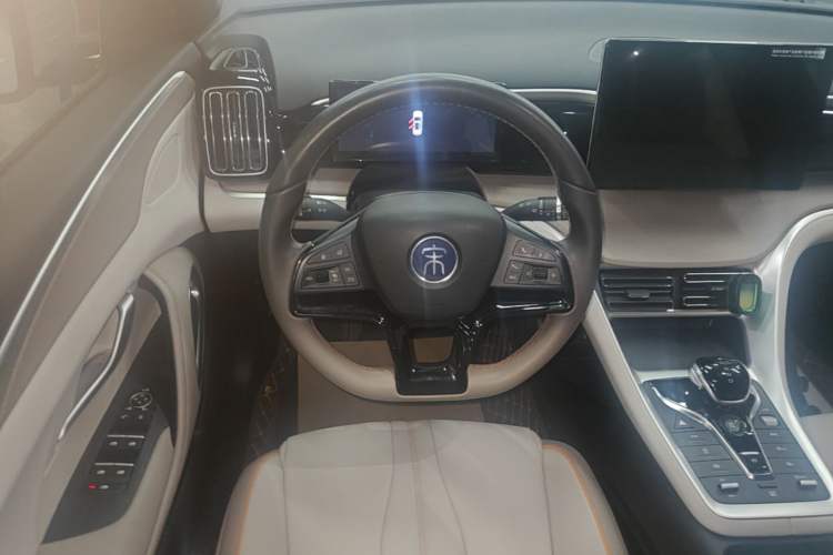 Used BYD Song Pro New Energy 2024 HONOR Edition DM-i 110KM Beyond Model Steering Wheel