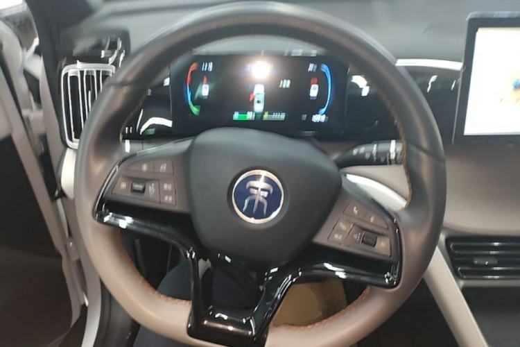 Used BYD Song Pro New Energy 2024 HONOR Edition DM-i 71KM Navigation Model Steering Wheel