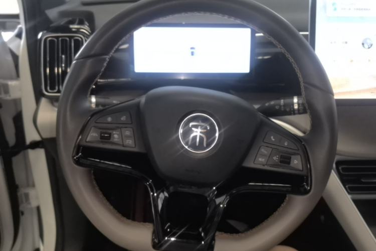 Used BYD Song Pro New Energy 2024 HONOR Edition DM-i 110KM Excellence Model Steering Wheel