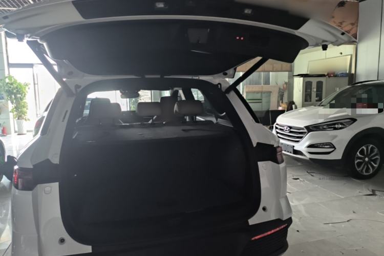 Used BYD Song Pro New Energy 2024 HONOR Edition DM-i 110KM Excellence Model Trunk