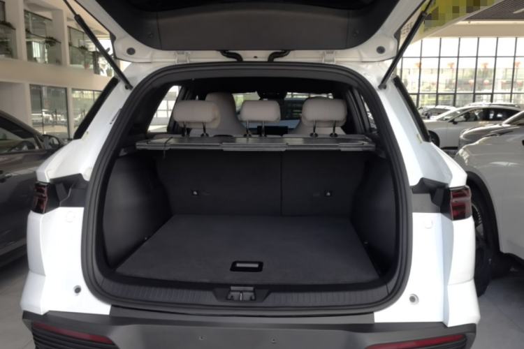 Used BYD Song Pro New Energy 2024 HONOR Edition DM-i 71KM Beyond Model Trunk
