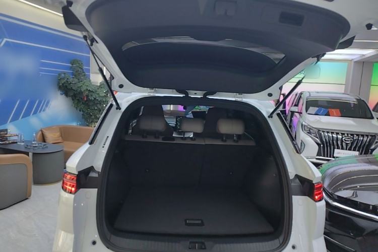 Used BYD Song Pro New Energy 2024 HONOR Edition DM-i 71KM Navigation Model Trunk