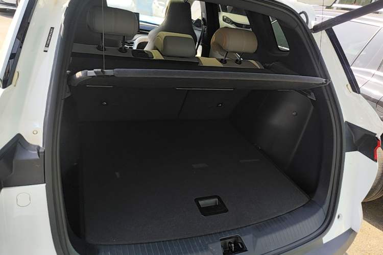 Used BYD Song Pro New Energy 2024 HONOR Edition DM-i 110KM Excellence Model Trunk