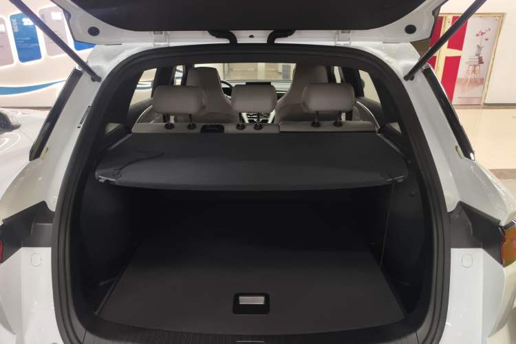 Used BYD Song Pro New Energy 2024 HONOR Edition DM-i 71KM Navigation Model Trunk