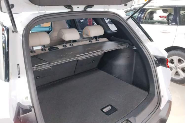 Used BYD Song Pro New Energy 2024 HONOR Edition DM-i 71KM Navigation Model Trunk