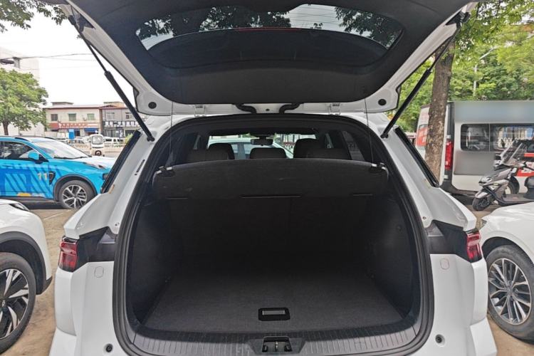 Used BYD Song Pro New Energy 2024 HONOR Edition DM-i 71KM Navigation Model Trunk