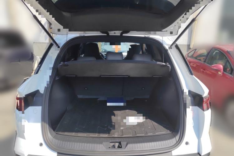 Used BYD Song Pro New Energy 2024 HONOR Edition DM-i 71KM Navigation Model Trunk