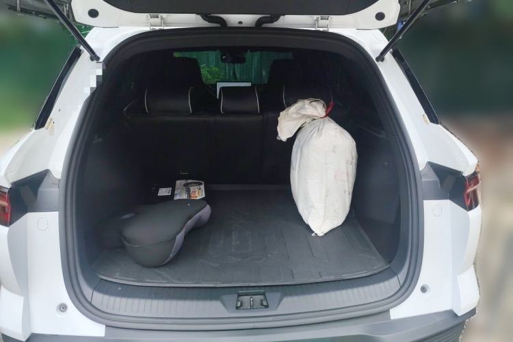 Used BYD Song Pro New Energy 2024 HONOR Edition DM-i 71KM Leading Model Trunk