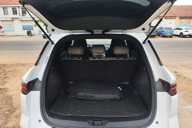 Used BYD Song Pro New Energy 2024 HONOR Edition DM-i 71KM Navigation Model Trunk