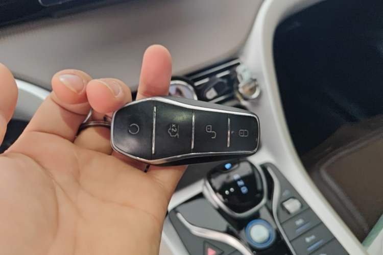 Used BYD Song Pro New Energy 2024 HONOR Edition DM-i 71KM Navigation Model Vehicle Key