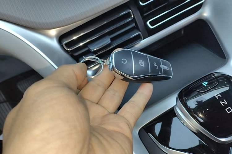 Used BYD Song Pro New Energy 2024 HONOR Edition DM-i 71KM Navigation Model Vehicle Key
