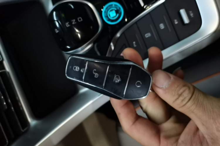 Used BYD Song Pro New Energy 2024 HONOR Edition DM-i 71KM Navigation Model Vehicle Key