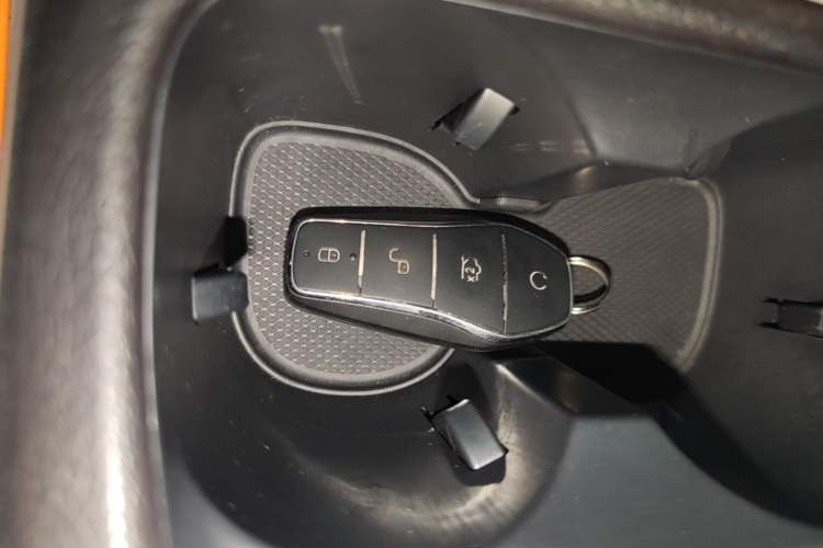 Used BYD Song Pro New Energy 2024 HONOR Edition DM-i 71KM Navigation Model Vehicle Key