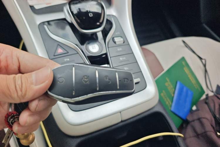 Used BYD Song Pro New Energy 2024 HONOR Edition DM-i 71KM Navigation Model Vehicle Key