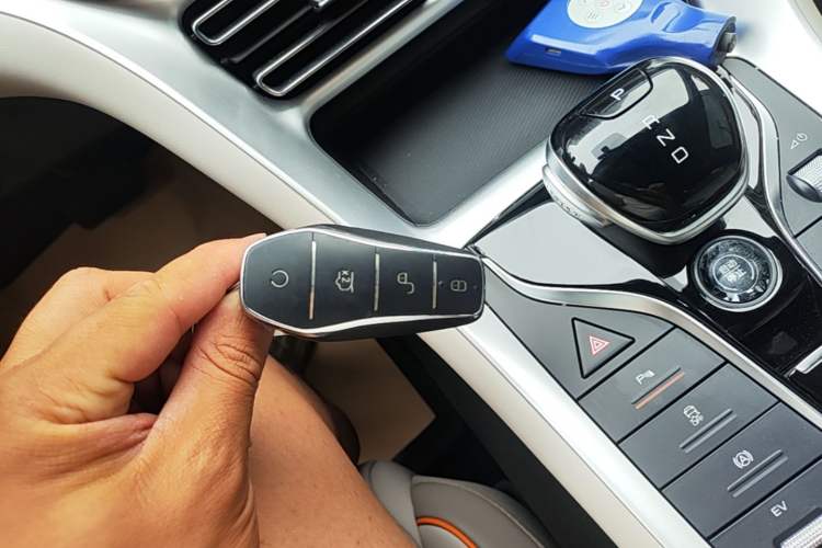Used BYD Song Pro New Energy 2024 HONOR Edition DM-i 71KM Navigation Model Vehicle Key