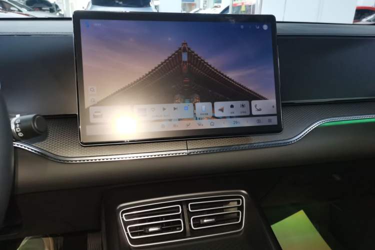 Used BYD Song Pro New Energy 2025 Second-Generation Intelligent Driving Version DM-i 115KM Superior Trim Audio And AC Panel