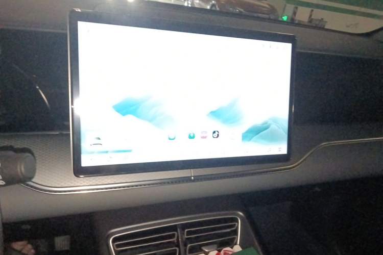 Used BYD Song Pro New Energy 2025 Second-Generation DM-i 75KM Leading Edition Audio And AC Panel