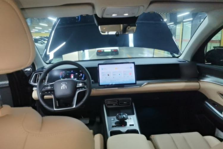 Used BYD Song Pro New Energy 2025 Second-Generation DM-i 75KM Leading Edition Center Console