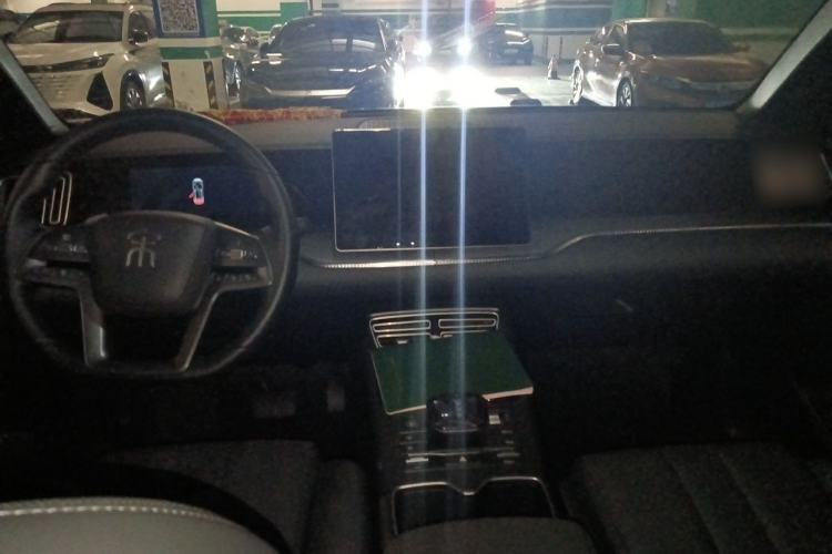 Used BYD Song Pro New Energy 2025 Second-Generation DM-i 75KM Leading Edition Center Console