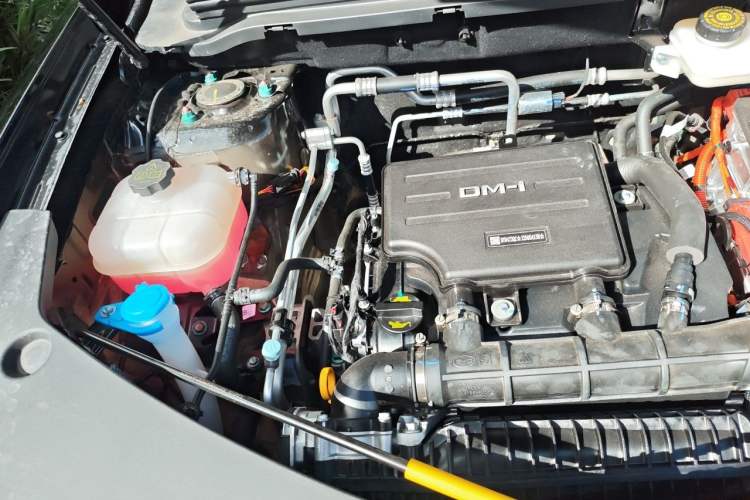 Used BYD Song Pro New Energy 2025 2nd Generation Intelligent Driving Version DM-i 75KM Leading Edition Engine Bay Right