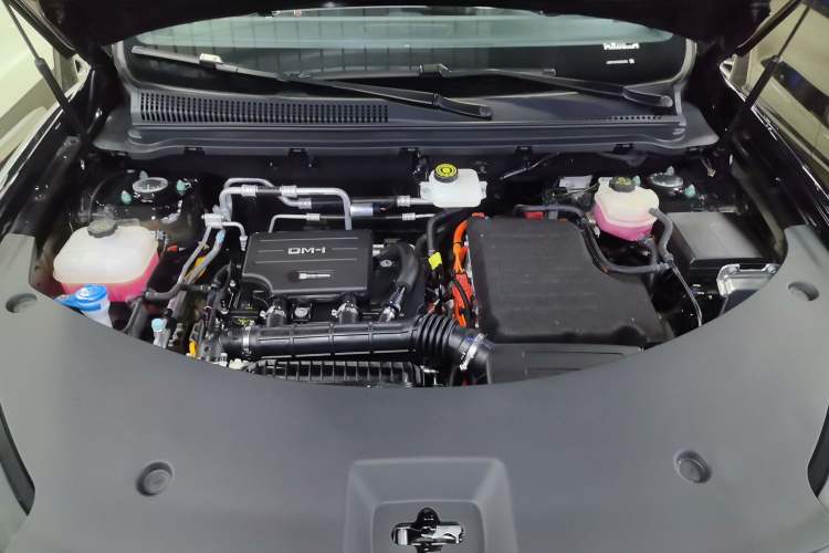 Used BYD Song Pro New Energy 2025 Second-Generation Intelligent Driving Version DM-i 115KM Excellence Edition Engine Bay