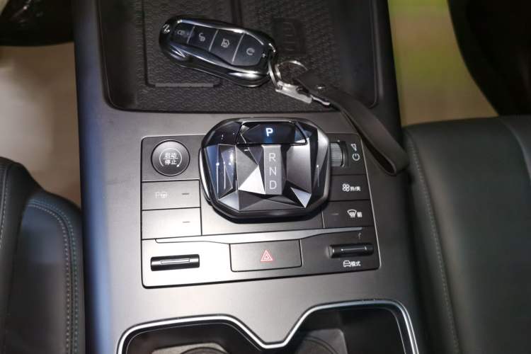 Used BYD Song Pro New Energy 2025 Second-Generation Intelligent Driving Version DM-i 115KM Superior Trim Gear Lever