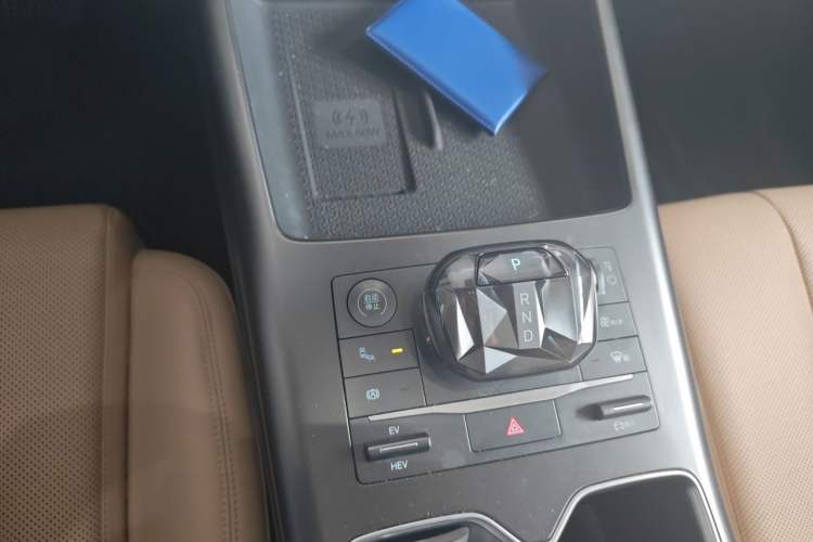 Used BYD Song Pro New Energy 2025 Second-Generation DM-i 115KM Excellence Version Gear Lever