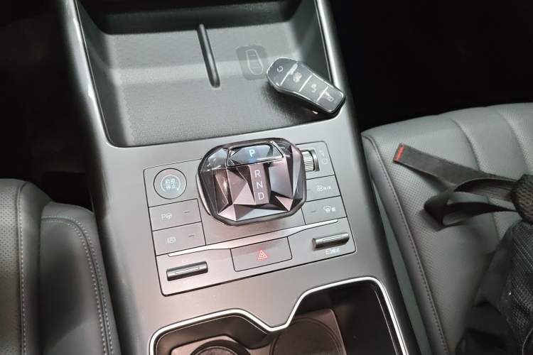 Used BYD Song Pro New Energy 2025 2nd Generation Intelligent Driving Version DM-i 75KM Leading Edition Gear Lever