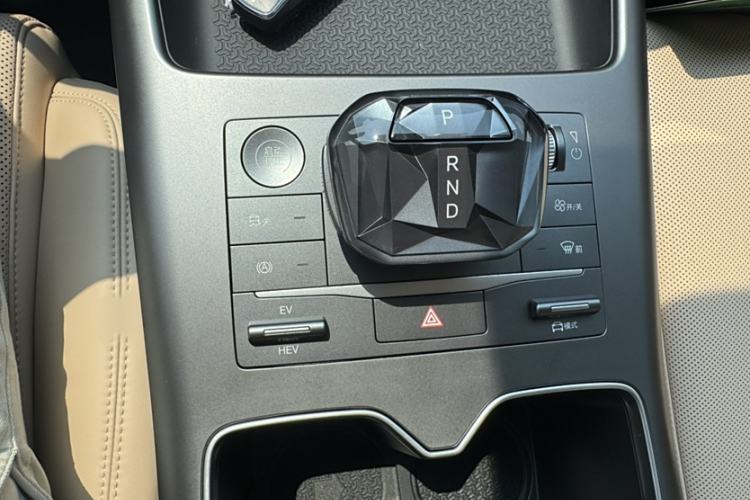 Used BYD Song Pro New Energy 2025 Second-Generation DM-i 75KM Leading Edition Gear Lever