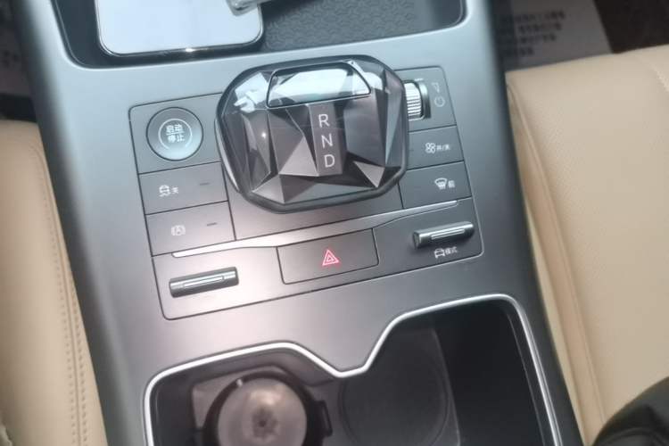 Used BYD Song Pro New Energy 2025 Second-Generation DM-i 75KM Overachiever Trim Gear Lever