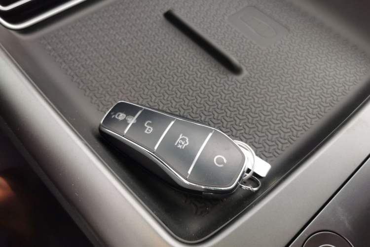 Used BYD Song Pro New Energy 2025 2nd Generation Intelligent Driving Version DM-i 75KM Overachiever Trim Interior 1