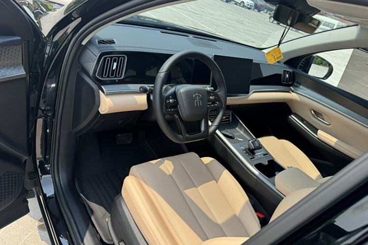 Used BYD Song Pro New Energy 2025 Second-Generation DM-i 75KM Leading Edition Interior 3