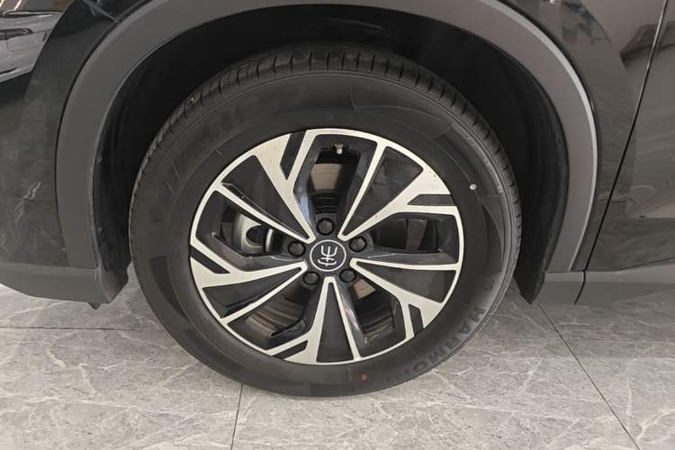 Used BYD Song Pro New Energy 2025 Second-Generation Intelligent Driving Version DM-i 115KM Superior Trim Left Front Wheel Hub