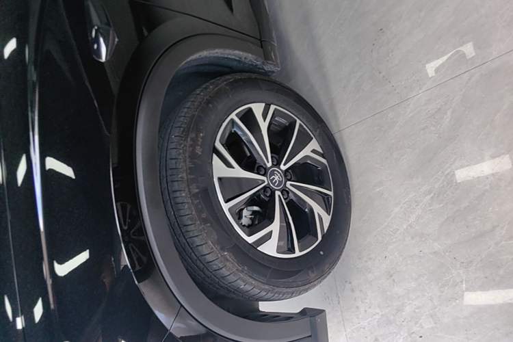 Used BYD Song Pro New Energy 2025 Second-Generation Intelligent Driving Version DM-i 115KM Superior Trim Left Front Wheel Hub